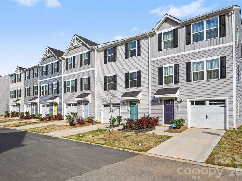 5051 Daybell Street, Charlotte, NC 28214.  MLS# CAR4364729, YatesRealty ID 8605. 