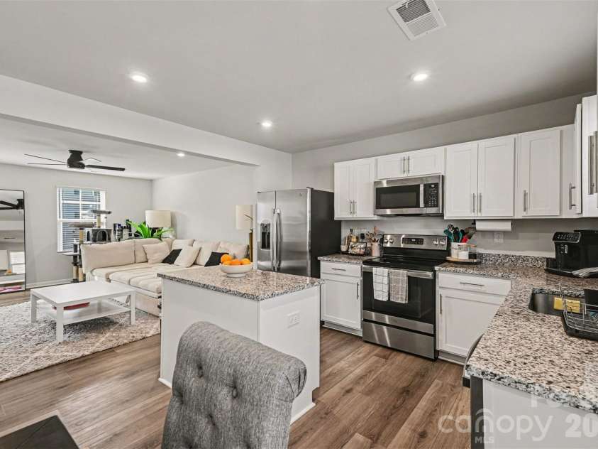 5051 Daybell Street, Charlotte, NC 28214.  MLS# CAR4364729, YatesRealty ID 8605. 