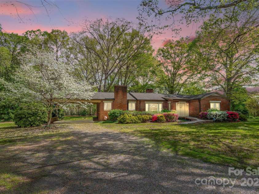 252 Stamey Farm Road, Statesville, NC 28677.  MLS# CAR4243359, YatesRealty ID 8606. 