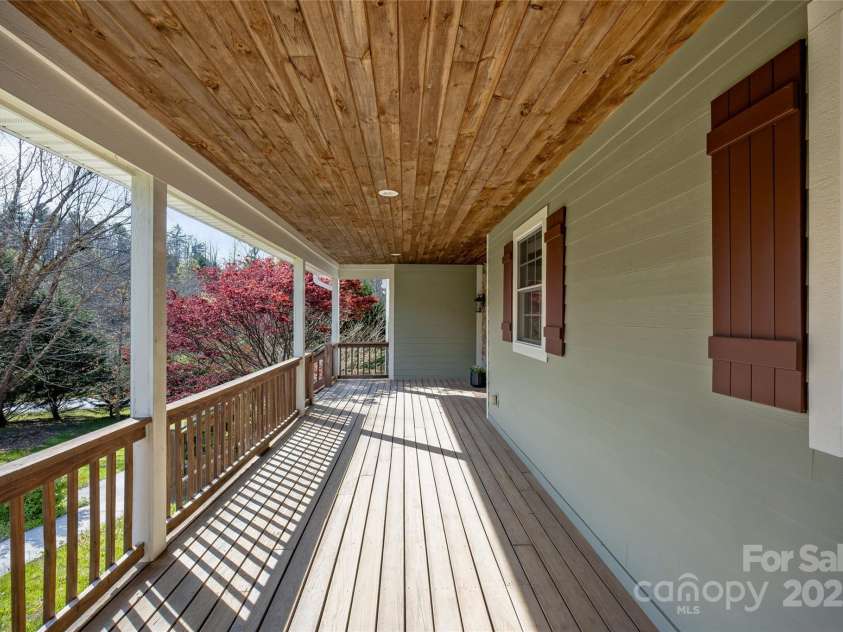 190 Whites Lake Boulevard, Saluda, NC 28773.  MLS# CAR4242074, YatesRealty ID 8607. 