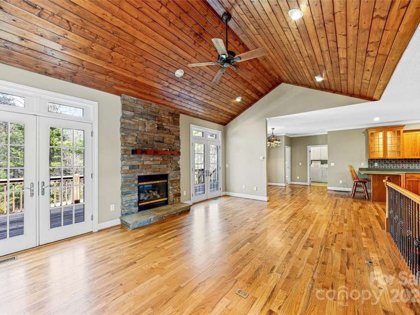 190 Whites Lake Boulevard, Saluda, NC 28773.  MLS# CAR4242074, YatesRealty ID 8607. 