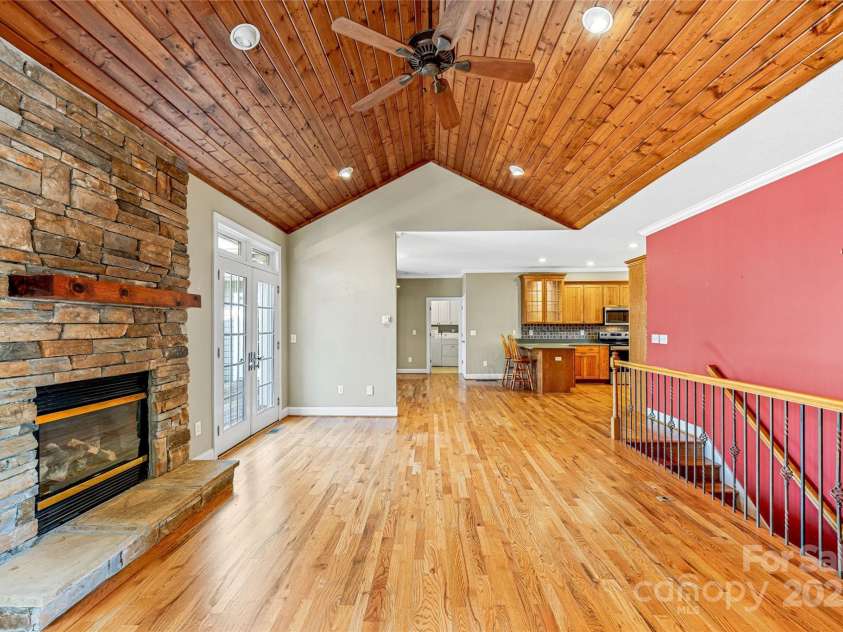 190 Whites Lake Boulevard, Saluda, NC 28773.  MLS# CAR4242074, YatesRealty ID 8607. 