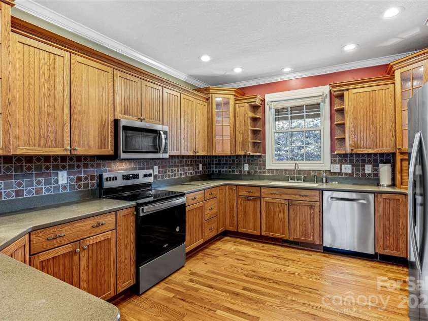 190 Whites Lake Boulevard, Saluda, NC 28773.  MLS# CAR4242074, YatesRealty ID 8607. 