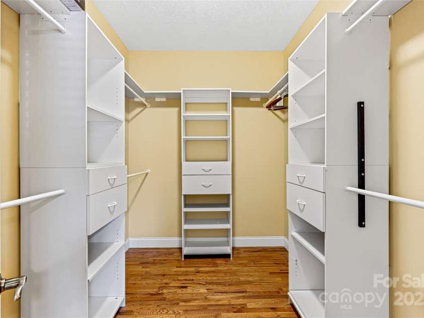 190 Whites Lake Boulevard, Saluda, NC 28773.  MLS# CAR4242074, YatesRealty ID 8607. 