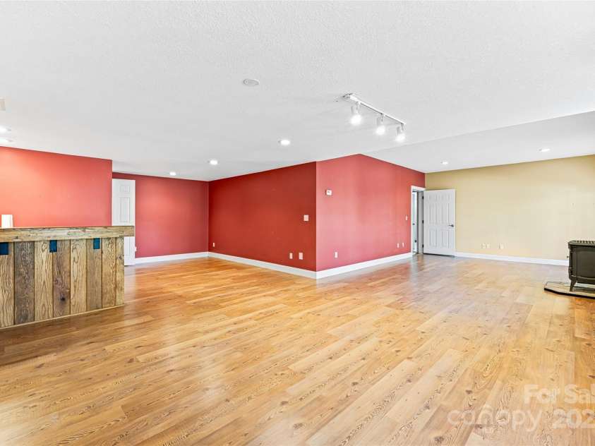 190 Whites Lake Boulevard, Saluda, NC 28773.  MLS# CAR4242074, YatesRealty ID 8607. 