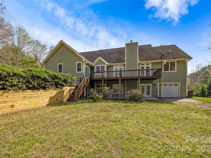 190 Whites Lake Boulevard, Saluda, NC 28773.  MLS# CAR4242074, YatesRealty ID 8607. 