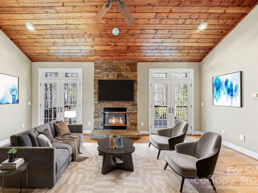 190 Whites Lake Boulevard, Saluda, NC 28773.  MLS# CAR4242074, YatesRealty ID 8607. Virtually Staged