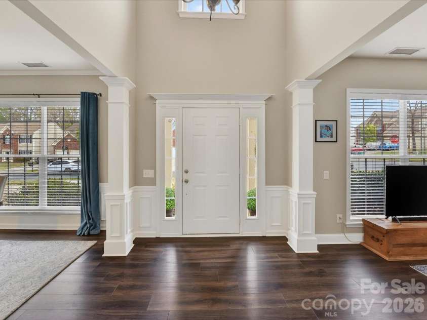 2901 Alpine Forest Court, Charlotte, NC 28270.  MLS# CAR4365010, YatesRealty ID 8607. 1st floor with LVP floors