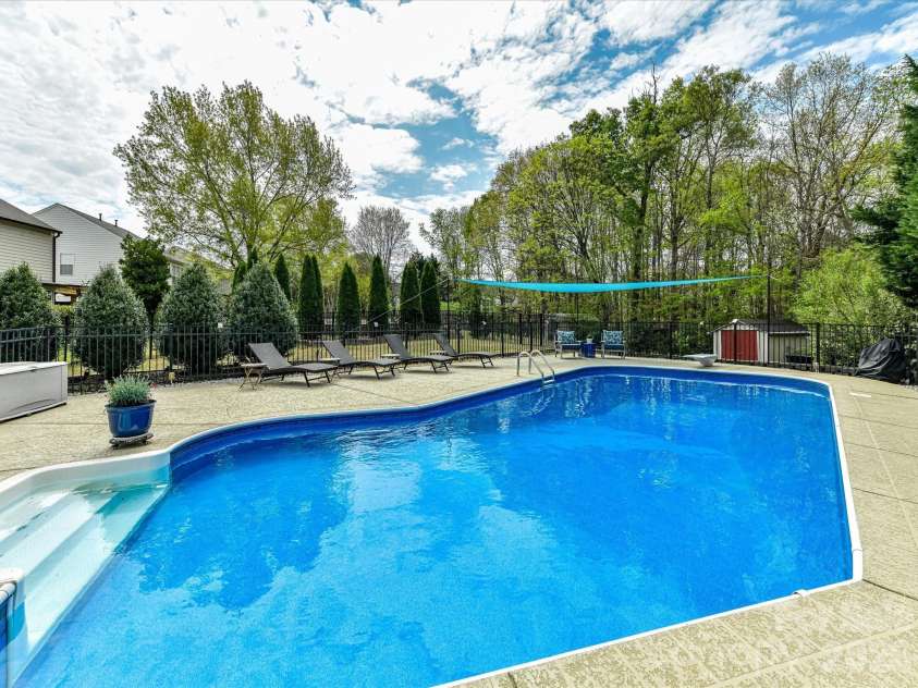 2901 Alpine Forest Court, Charlotte, NC 28270.  MLS# CAR4365010, YatesRealty ID 8607. 8 feet deep at the diving board