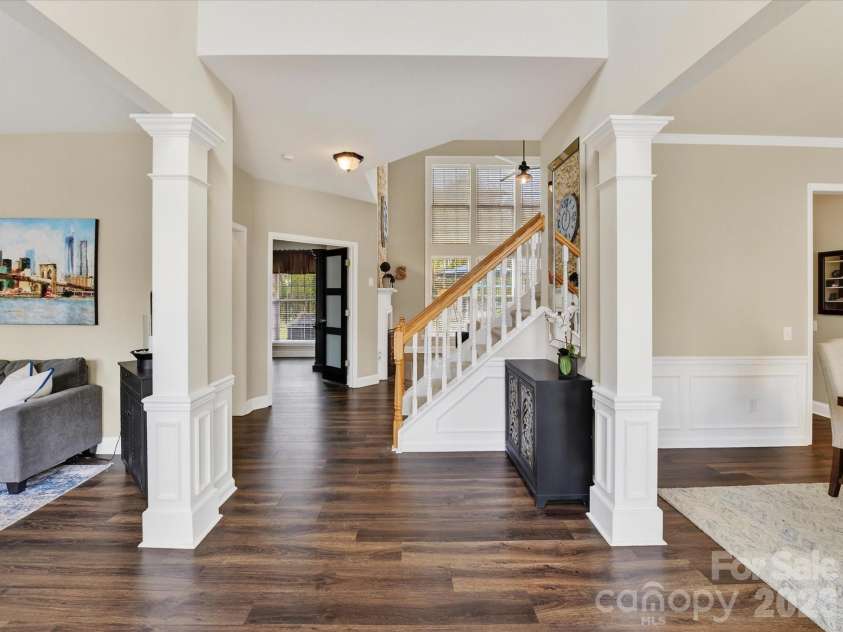 2901 Alpine Forest Court, Charlotte, NC 28270.  MLS# CAR4365010, YatesRealty ID 8607. Open 2 story foyer