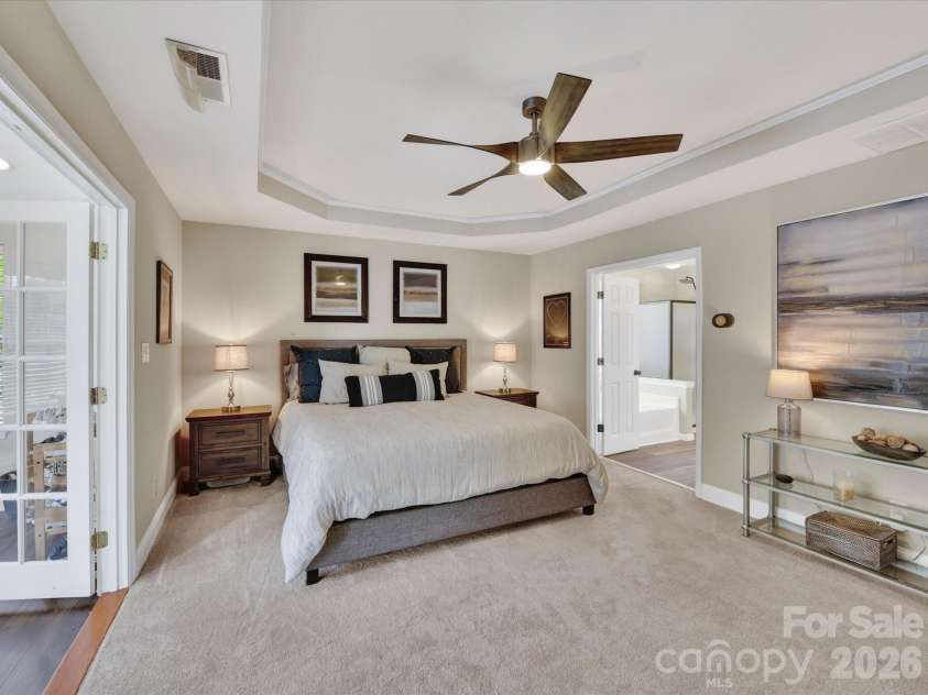 2901 Alpine Forest Court, Charlotte, NC 28270.  MLS# CAR4365010, YatesRealty ID 8607. Tray celing