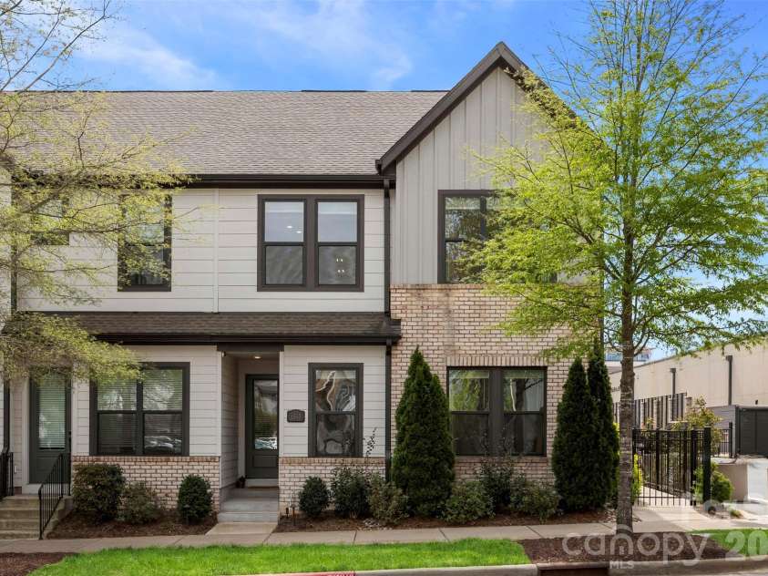 6343 Southgrove Street, Charlotte, NC 28277.  MLS# CAR4335464, YatesRealty ID 8608. Beautiful, private end unit townhome in Waverly.