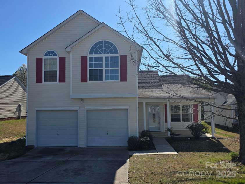 649 Favorwood Drive, Rock Hill, SC 29730.  MLS# CAR4235973, YatesRealty ID 8608. 