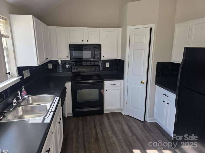 649 Favorwood Drive, Rock Hill, SC 29730.  MLS# CAR4235973, YatesRealty ID 8608. 
