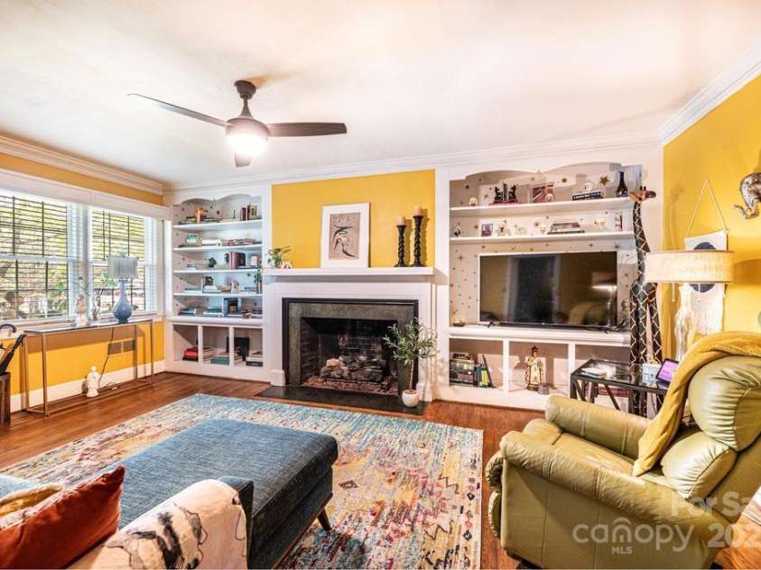 310 1st Street, Hickory, NC 28601.  MLS# CAR4247999, YatesRealty ID 8609. 