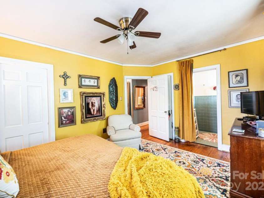 310 1st Street, Hickory, NC 28601.  MLS# CAR4247999, YatesRealty ID 8609. 