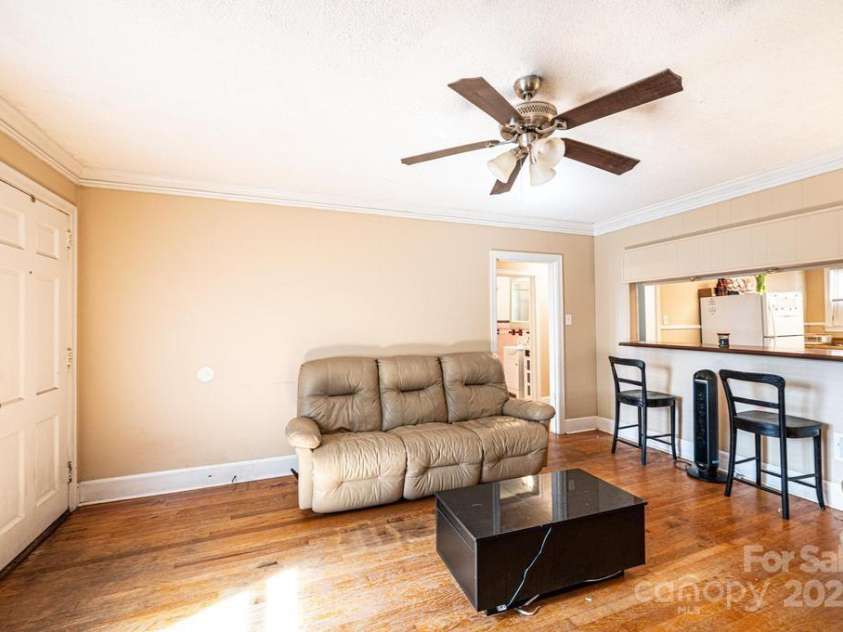 310 1st Street, Hickory, NC 28601.  MLS# CAR4247999, YatesRealty ID 8609. 