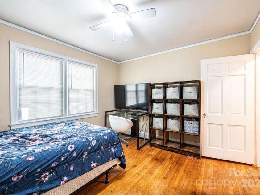 310 1st Street, Hickory, NC 28601.  MLS# CAR4247999, YatesRealty ID 8609. 