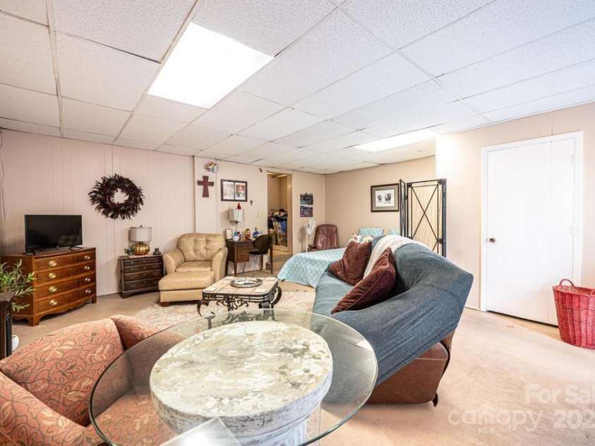 310 1st Street, Hickory, NC 28601.  MLS# CAR4247999, YatesRealty ID 8609. 