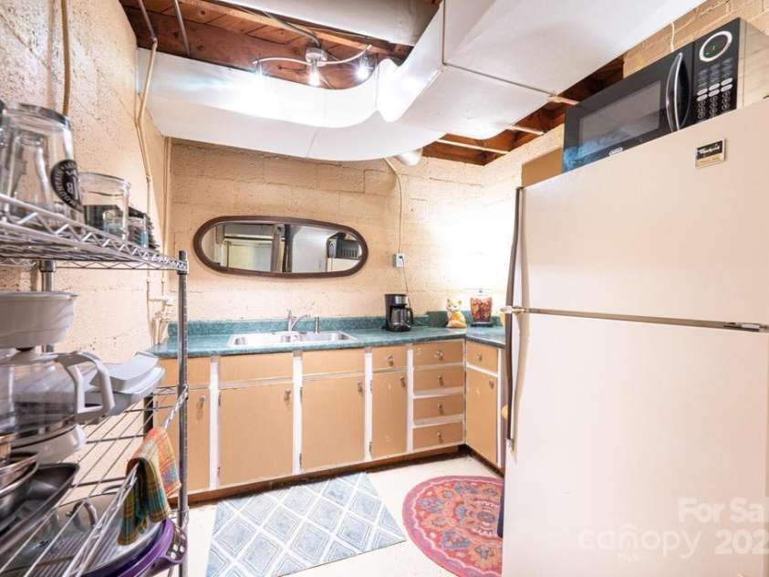 310 1st Street, Hickory, NC 28601.  MLS# CAR4247999, YatesRealty ID 8609. 