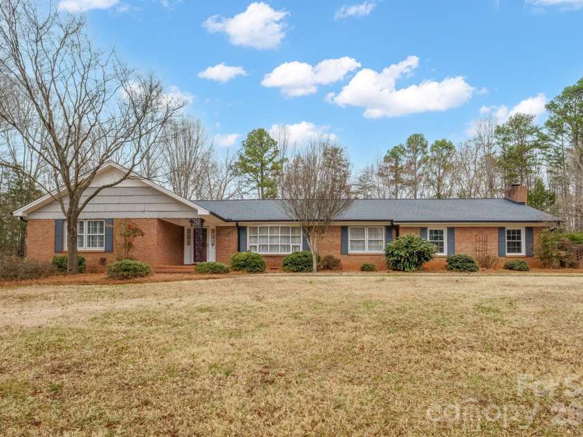 333 Sandy Ford Road, Mount Holly, NC 28120.  MLS# CAR4350892, YatesRealty ID 8609. 