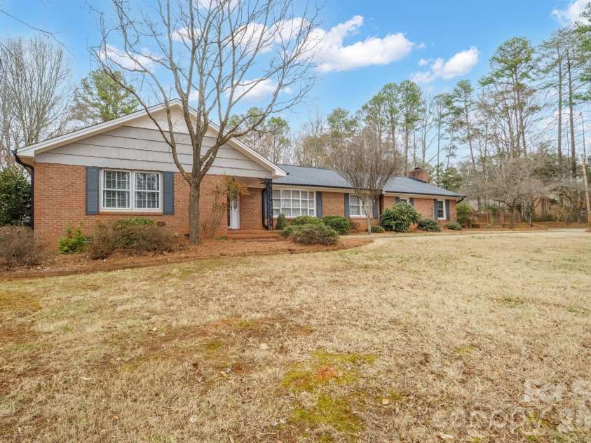 333 Sandy Ford Road, Mount Holly, NC 28120.  MLS# CAR4350892, YatesRealty ID 8609. 