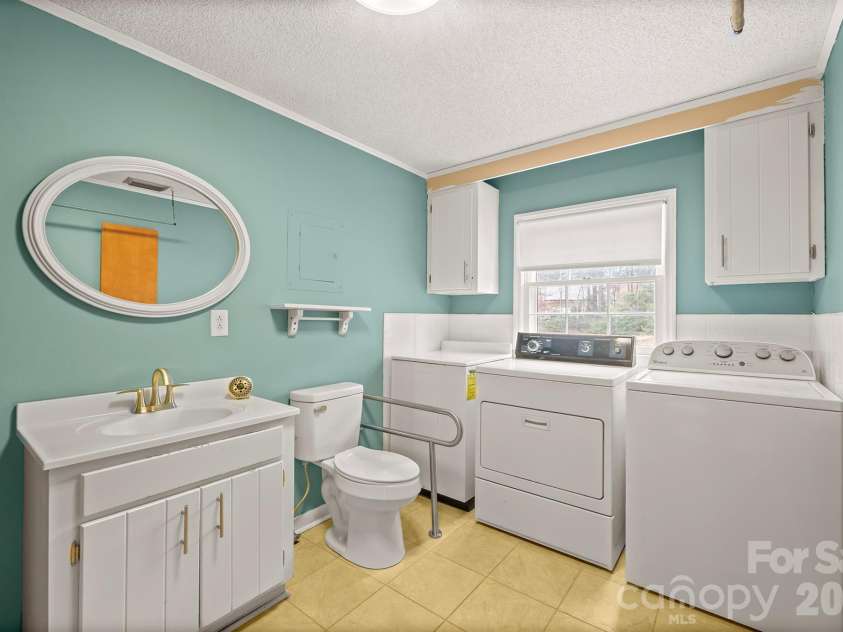 333 Sandy Ford Road, Mount Holly, NC 28120.  MLS# CAR4350892, YatesRealty ID 8609. 