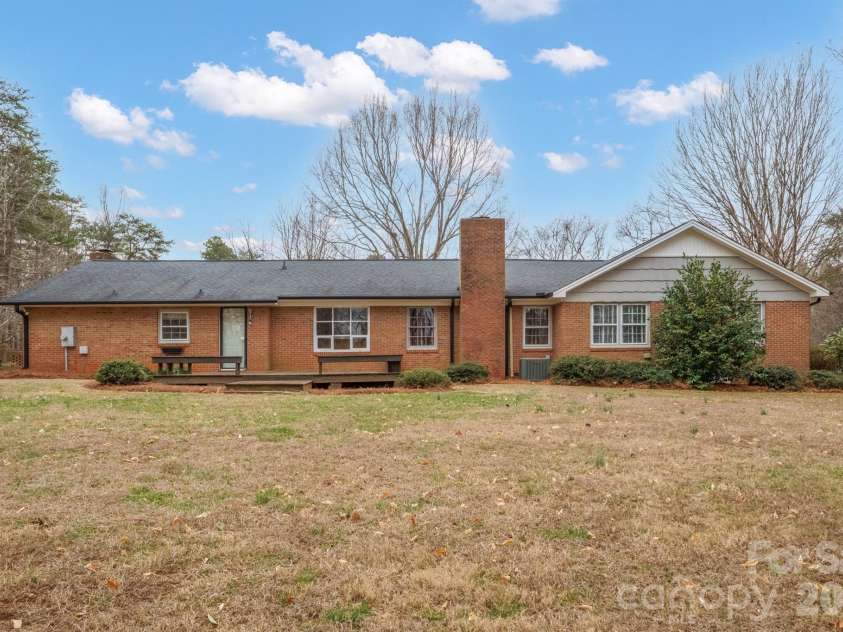 333 Sandy Ford Road, Mount Holly, NC 28120.  MLS# CAR4350892, YatesRealty ID 8609. 