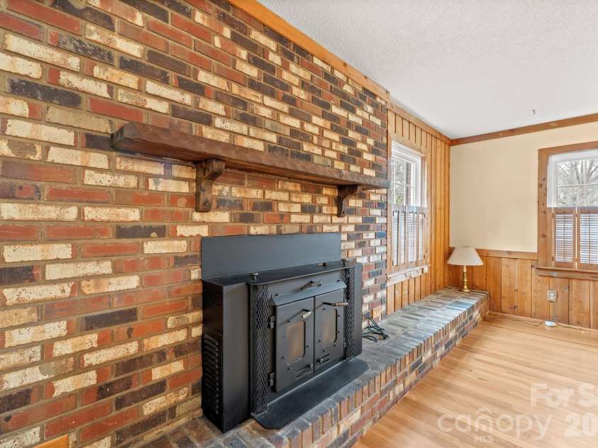 333 Sandy Ford Road, Mount Holly, NC 28120.  MLS# CAR4350892, YatesRealty ID 8609. Flex space 