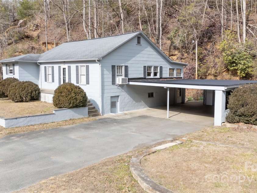 3700 Blowing Rock Boulevard, Lenoir, NC 28645.  MLS# CAR4222663, YatesRealty ID 861. 