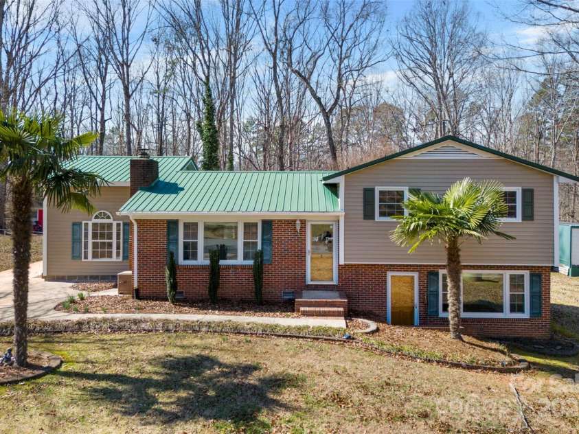 121 Alexis Forest Drive, Stanley, NC 28164.  MLS# CAR4228119, YatesRealty ID 8610. 