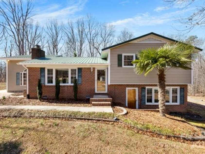 121 Alexis Forest Drive, Stanley, NC 28164.  MLS# CAR4228119, YatesRealty ID 8610. 