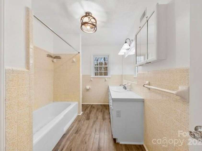 121 Alexis Forest Drive, Stanley, NC 28164.  MLS# CAR4228119, YatesRealty ID 8610. 