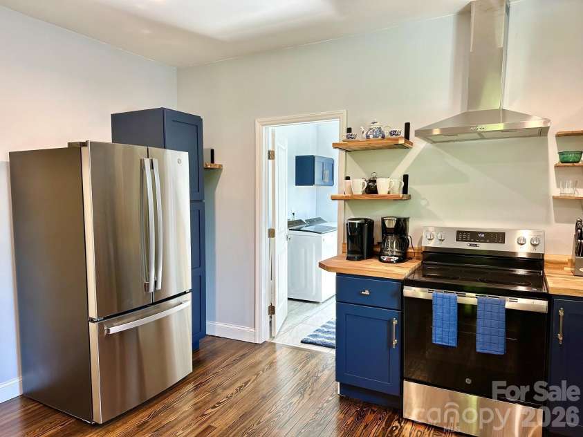 11 Martel Lane, Asheville, NC 28804.  MLS# CAR4304470, YatesRealty ID 8611. 
