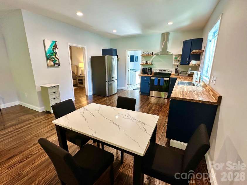 11 Martel Lane, Asheville, NC 28804.  MLS# CAR4304470, YatesRealty ID 8611. Dining Area