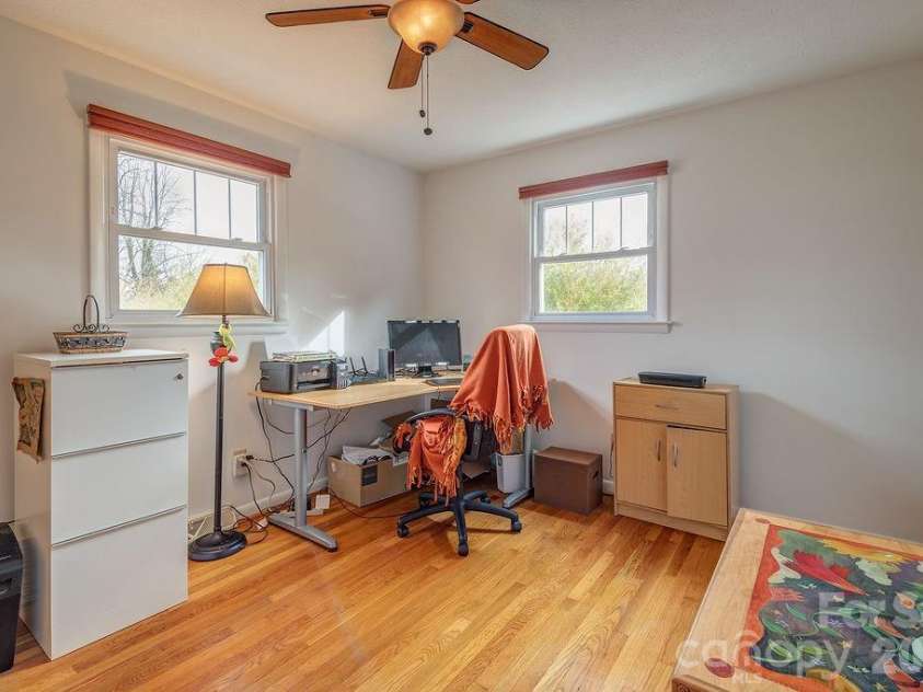437 Onteora Boulevard, Asheville, NC 28803.  MLS# CAR4361742, YatesRealty ID 8612. 