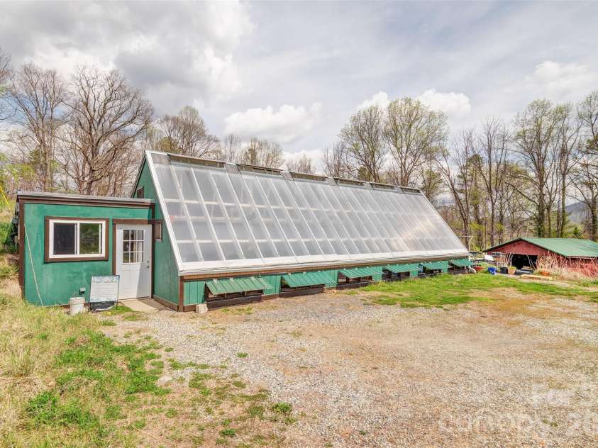 437 Onteora Boulevard, Asheville, NC 28803.  MLS# CAR4361742, YatesRealty ID 8612. 