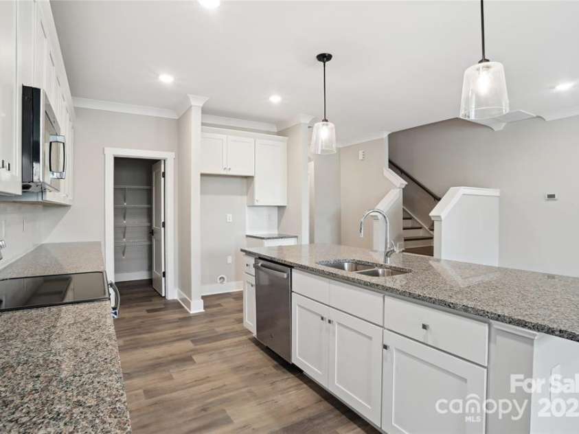 143 Carriage Club Drive, Mooresville, NC 28117.  MLS# CAR4222115, YatesRealty ID 8614. Kitchen