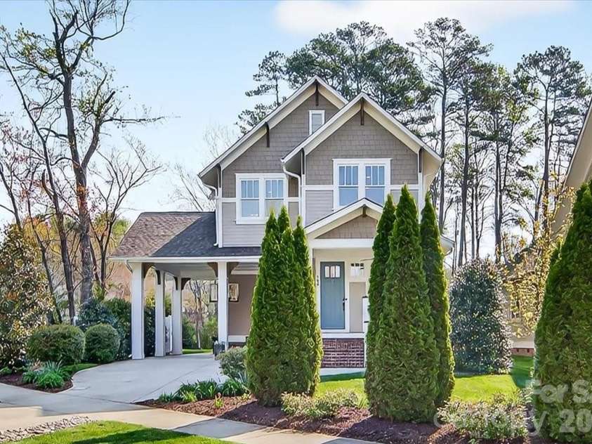 508 Beaty Street, Davidson, NC 28036.  MLS# CAR4344372, YatesRealty ID 8614. Welcome home!
