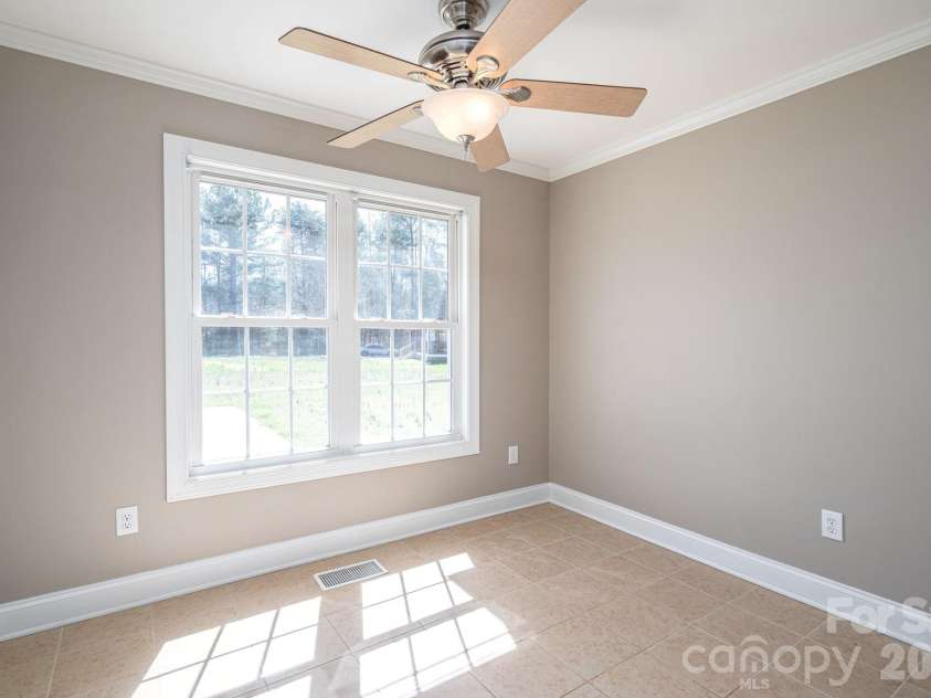 515 Hwy 161 None, Clover, SC 29710.  MLS# CAR4356879, YatesRealty ID 8615. Sunny spacious breakfast area in kitchen