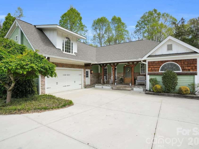582 Harper Davis Road, Clover, SC 29710.  MLS# CAR4364034, YatesRealty ID 8616. 