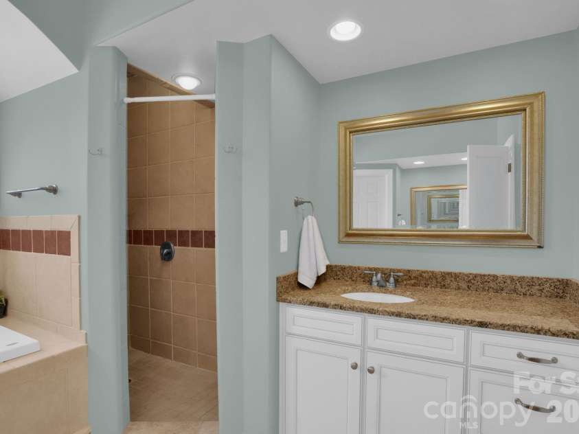 582 Harper Davis Road, Clover, SC 29710.  MLS# CAR4364034, YatesRealty ID 8616. 