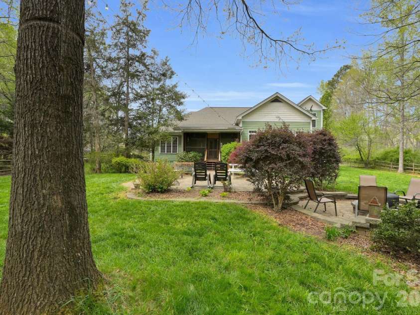 582 Harper Davis Road, Clover, SC 29710.  MLS# CAR4364034, YatesRealty ID 8616. 