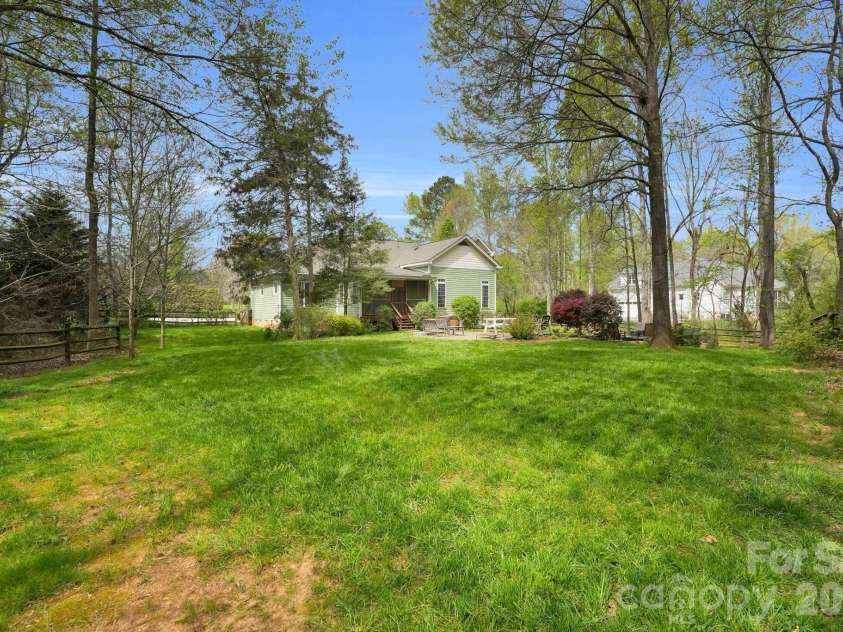 582 Harper Davis Road, Clover, SC 29710.  MLS# CAR4364034, YatesRealty ID 8616. 