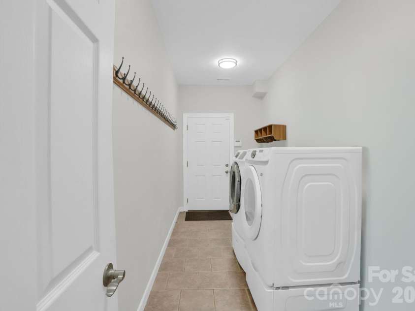 582 Harper Davis Road, Clover, SC 29710.  MLS# CAR4364034, YatesRealty ID 8616. Laundry Room