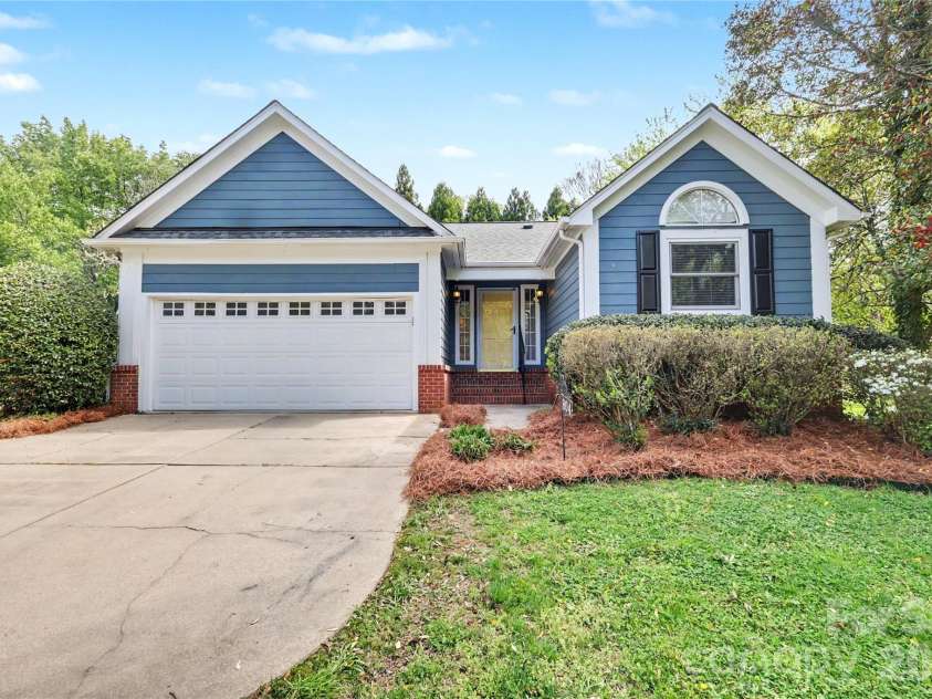 804 Mill Run Drive, Charlotte, NC 28209.  MLS# CAR4363423, YatesRealty ID 8618. 