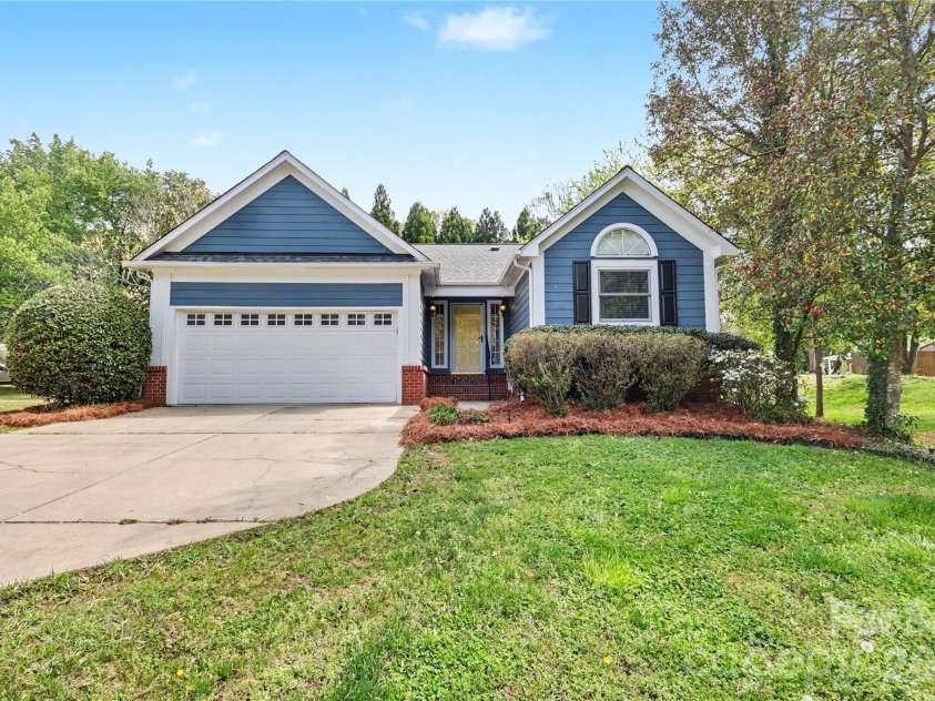 804 Mill Run Drive, Charlotte, NC 28209.  MLS# CAR4363423, YatesRealty ID 8618. 
