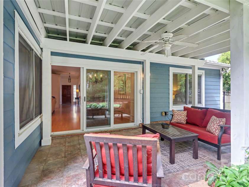 804 Mill Run Drive, Charlotte, NC 28209.  MLS# CAR4363423, YatesRealty ID 8618. 