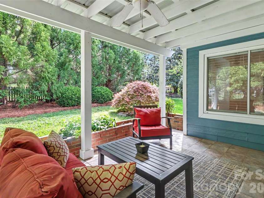 804 Mill Run Drive, Charlotte, NC 28209.  MLS# CAR4363423, YatesRealty ID 8618. 