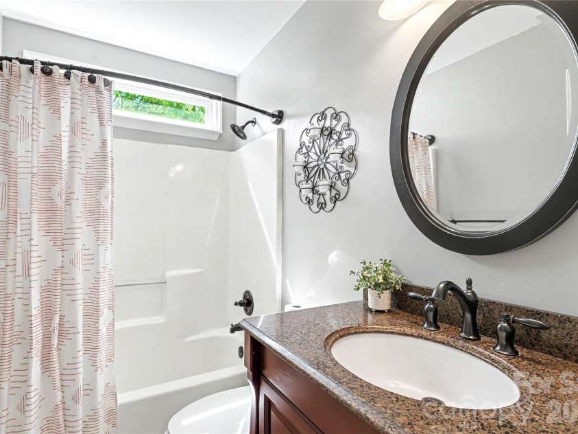 804 Mill Run Drive, Charlotte, NC 28209.  MLS# CAR4363423, YatesRealty ID 8618. 